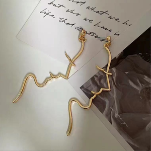 أقراط نسائية بتصميم بالغ الصغر, أقراط نسائية بتصميم بالغ الصغر ، أقراط نسائية من الذهب بتصميم كبير غير منتظم ، للبيع بالجملة - Product Image 3