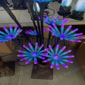 Lampe LED décorative en forme de chrysanthème bleu violet fantaisie avec PVC et résine époxy pour le jardin et les parcs extérieurs - Product Image 6