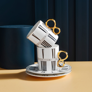 Tazza da tè in ceramica piattino <span class=keywords><strong>orologio</strong></span> numero Design manico in oro tazze da caffè Espresso in porcellana di lusso moderne tazze da caffè turco - Product Image 4