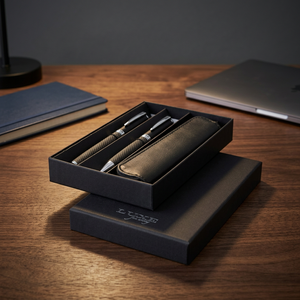 Coffret cadeau Luxe Regalo avec duo de stylos à encre noire carbone et pochette - Product Image 3