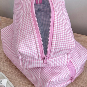 Esta bolsa de cosméticos a cuadros de estilo japonés y coreano, una bolsa de aseo femenina con gran capacidad y cremallera rosa, es muy popular. - Product Image 3