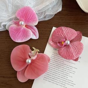 Venta al por mayor nuevo modelo elegante mariposa orquídea flor pinzas para el <span class=keywords><strong>cabello</strong></span> mujer frente perla accesorios para el <span class=keywords><strong>cabello</strong></span> flequillo lateral - Product Image 3