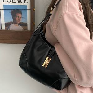 Crescent Moon Bag Black Leather Shoulder Bag With <b>Lock</b> Closure For Everyday Use - Product Image 1