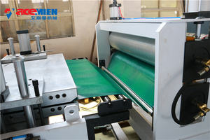 Máquina de moldeado para fabricación de paneles de azulejos de techo, máquina de moldeado para azulejos de techo, plástico y PVC reciclado - Product Image 2