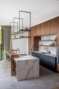 Vermonhouzz Armoires <span class=keywords><strong>de</strong></span> <span class=keywords><strong>cuisine</strong></span> modernes sur mesure en <span class=keywords><strong>bois</strong></span> naturel bicolore et gris mat avec <span class=keywords><strong>plan</strong></span> <span class=keywords><strong>de</strong></span> <span class=keywords><strong>travail</strong></span> en pierre veinée <span class=keywords><strong>de</strong></span> marbre - Product Image 6