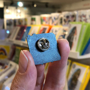 สรรพนามพวกเขา/พวกเขาสรรพนามที่ไม่ใช่ไบนารีพินป้ายเคลือบที่กำหนดเอง - Product Image 3