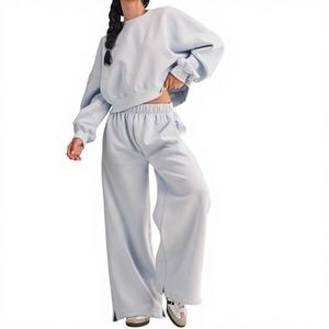 Nouveauté : Ensemble décontracté 2 pièces pour femme – Sweat-shirt court oversize et pantalon large avec logo personnalisé, doux et confortable - Product Image 1