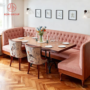 Banquette capitonnée en tissu rose vintage anglais avec table en bois et chaises en bois à imprimé floral pour mobilier de café, boutique ou restaurant - Product Image 1