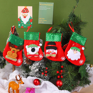 Chaussette de Noël élégante en velours, grande capacité, avec broderie complexe, idéale pour le remplissage de cadeaux - Product Image 4
