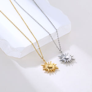 Collar con colgante de explosión de Sol de acero inoxidable, gargantilla de cadena de eslabones con cara sonriente texturizada, joyería Unisex de moda Sun Moon - Product Image 3