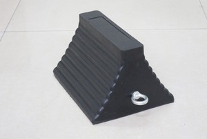 Aroad Safety Parking Rubber Wheel <b>Stopper</b> Custom Wheel Chock - Product Image 2
