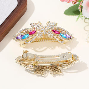 Vente en gros : Pince à cheveux élégante en alliage papillon de 8,5 cm pour femme, accessoire de mode pour le bal de promo - Product Image 2