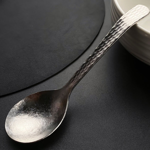 Cuchara de titanio puro con textura martillada, cabeza grande, ligera, ecológica, para hotel, hogar, camping al aire libre - Product Image 1
