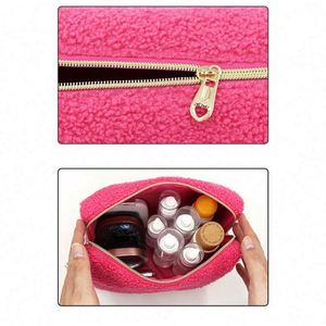 Nouvelle Trousse de Maquillage Carrée en Peluche 2024, Sac Cosmétique Portable Doux et Moelleux pour Voyage, Trousse de Toilette pour Femmes - Product Image 6