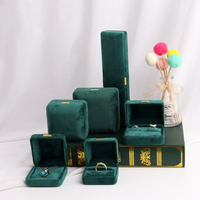 Boîte de rangement pour bijoux en velours vert de luxe avec bouton doré pour bagues de couple, pendentifs, bracelets et colliers