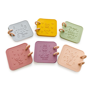 Personnaliser l'usine de gomme de silicone pour l'éducation précoce des enfants animal de qualité alimentaire bain de bébé livre de silicone <span class=keywords><strong>jouet</strong></span> apaisant - Product Image 3