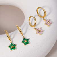 Anting-anting Hoop Bunga Trendy Berlapis Emas CLIORO dari Baja Anti Karat, dengan Liontin Bunga Cubic Zirconia untuk Wanita