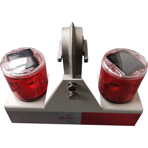 Feu de signalisation LED solaire rouge IP66 pour extérieur avec panneau solaire et support de montage - Product Image 5