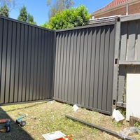 Panneaux de clôture en acier Colorbond sur mesure avec revêtement antirouille pour les cours résidentielles et commerciales australiennes