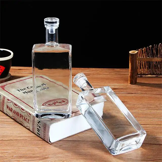 High Quality rectangular 500ml Liquor Glass Bottle For Whiskey