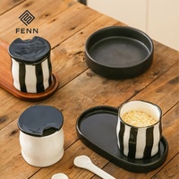 Ensemble de pots à épices en céramique peints à la main FENN, récipients à condiments en porcelaine avec couvercle et plateau pour la maison et la cuisine