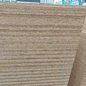 Panneau <span class=keywords><strong>OSB</strong></span> haute résistance, panneau de fibres orientées durable pour la construction de meubles et d'intérieurs et les revêtements de sol - Product Image 3