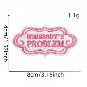 Patch brodé personnalisé avec logo lettre, bordure Merrow, thermocollant, en polyester, prix usine, vente en gros - Product Image 4