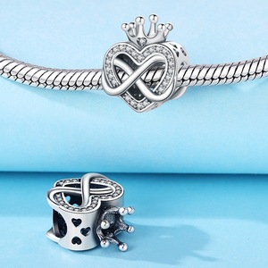 Ce pendentif en forme de cœur, en cuivre blanc plaqué argent, symbolise l'amour éternel. Convient aux hommes et aux femmes - Product Image 5
