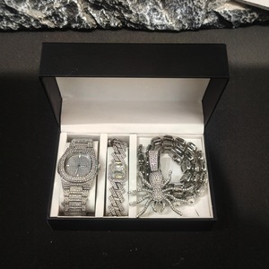 NL2114 Meilleure Vente : Ensemble Montre Quartz <span class=keywords><strong>Femme</strong></span> Quatre Pièces avec Collier et Bracelet Élégants Ornés de Diamants Entiers, Motif Araignée, Très Tendance - Product Image 2