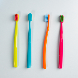 Kit sikat gigi perjalanan 4-in-1 warna-warni populer dengan sikat gigi Interdental lepas pasang Set perjalanan - Product Image 6