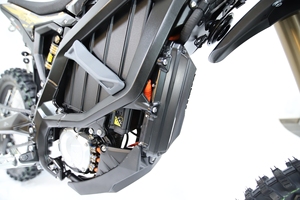 Compre Ahora la Motocicleta Eléctrica Surron Ultra Bee 2026 de 24.5KW y 74V, Disponible Ahora para Pedidos al por Mayor, Motocicleta Eléctrica Todoterreno Sur Ron - Product Image 4