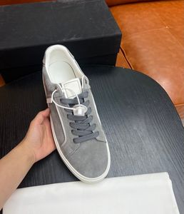 รองเท้าผ้าใบแบบสวม Unisex รุ่นหรูหรา ฤดูใบไม้ผลิ 2026 ดีไซน์เนอร์ชื่อดัง ระบายอากาศได้ดีด้วยซับในตาข่าย พื้นรองเท้าทำจากยางกันลื่น เหมาะกับทุกสภาพพื้นผิว - Product Image 2