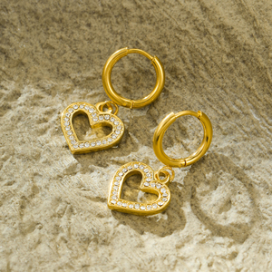 Boucles d'oreilles pendantes en zircon sur mesure, plaquées or 18 carats, en acier inoxydable 316L, motif cœur, pour femme, idéales pour un anniversaire ou la mode. - Product Image 4