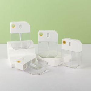 ขวดส<span class=keywords><strong>เปร</strong></span><span class=keywords><strong>ย์</strong></span>น้ำหอมแบบ<span class=keywords><strong>พก</strong></span>พา ขนาด 50 มล. พร้อมหัวฉีดแบบละเอียด <span class=keywords><strong>ส</strong></span>ำหรับแอลกอฮอล์ น้ำหอม และเจล<span class=keywords><strong>แอลกอฮอล์</strong></span>ล้างมือ พร้อมห่วงคล้อง - Product Image 3