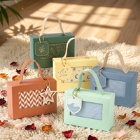 Boîte à dragées personnalisable style INS, en forme de valise, en papier écologique, imprimée UV offset, élégante pour mariage et anniversaire