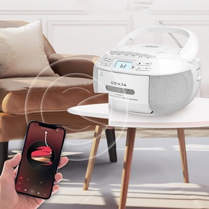Boombox rétro avec lecteur de cassettes, lecteur MP3 USB, radio FM, son stéréo, télécommande pour la maison et le bureau - Product Image 6