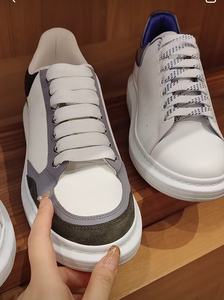 รองเท้าลำลองสีขาวหรูหราสำหรับผู้หญิง ขายส่ง พื้นยาง เหมาะสำหรับเดิน รองเท้าลำลองผู้ชายที่มีคุณสมบัติกันลื่น - Product Image 4