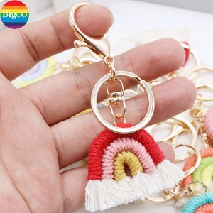 <span class=keywords><strong>Porte</strong></span>-clés arc-en-ciel en <span class=keywords><strong>laine</strong></span> fait main pour filles Design mignon avec gland en métal souple pour cadeau et promotion - Product Image 4