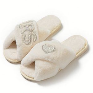 Chaussons d'intérieur pour femmes en fausse fourrure douce et moelleuse, chauds, épais, confortables, avec broderie de perles, pour mariage et maison - Product Image 2