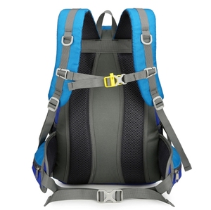 Nouveau modèle de sac à dos de randonnée multifonctionnel - Sac à dos en polyester ultra-léger et imperméable avec fermeture éclair intérieure - Product Image 4