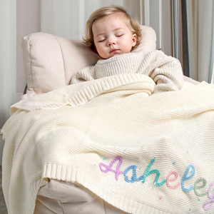Manta de Bebé Personalizada con Nombre Bordado, Hecha a Mano, de Algodón Tejido, Manta para Siesta, Manta para Sofá Infantil, Regalo Personalizado para Bebé - Product Image 1