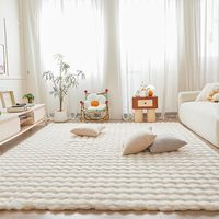 Tapis de salon moderne à motif géométrique en fausse fourrure pelucheuse, lavable et antidérapant pour le confort de la maison