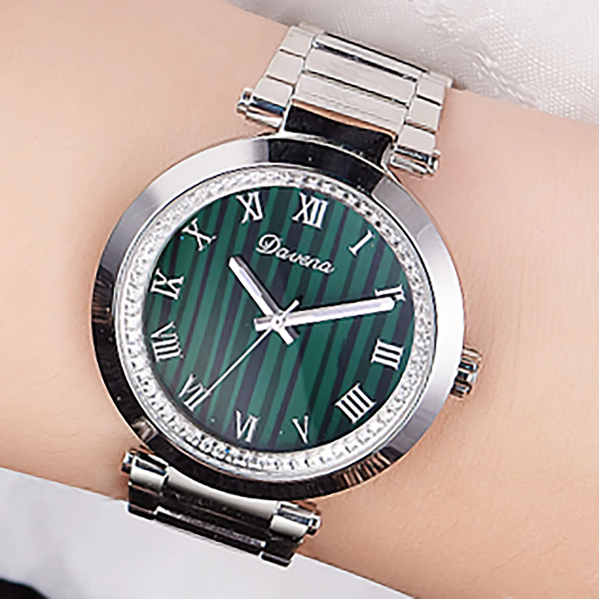 क्लासिक फैशन घड़ी स्टेनलेस डबल-Pushers बकसुआ घड़ी अनुकूलित स्टेनलेस स्टील घड़ियों महिलाओं के लिए महिला और पुरुषों