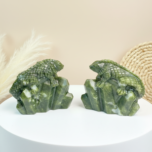 Lézard en jade vert naturel sculpté à la main, nouveau design, forme de grappe de cristal de 8 cm et artisanat en cabrite pour décoration et cadeau, vente en gros - Product Image 1