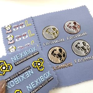 Insignia de TPU en relieve 3D personalizada, etiqueta de transferencia de calor de la Nueva <span class=keywords><strong>Era</strong></span>, nuevo diseño de moda para prendas, técnica de estampado en caliente directa - Product Image 1