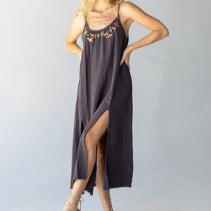 Robe longue en lin pour femme OEM, élégante et décontractée pour l'été, avec broderie, taille naturelle, en coton écologique et lavable - Product Image 1