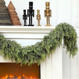 Guirlande artificielle en cèdre 150 cm, décoration de Noël faite à la main, couronne de plantes vertes - Product Image 4