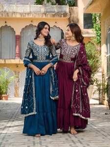 Vestido Anarkali Largo de Georgette Étnico Bordado Color Granate, Marca Unity Luxure Premium, con Dupatta, Ideal para Bodas y Fiestas - Product Image 4