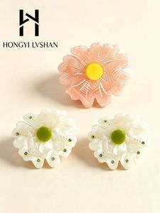 Barrettes à cheveux vintage en acétate à motif floral rose, antidérapantes - Product Image 4