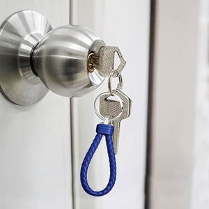 Porte-clés tressé fait main en acier inoxydable avec sangle en cuir PU coloré, accessoires pour clés de voiture, sacs à main et sacs pour femmes et hommes - Product Image 4